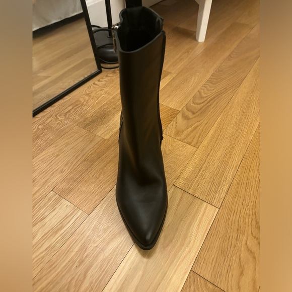 Steve Madden Croc-embossed ankle boots - Picture 4 of 7